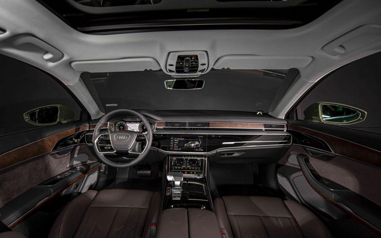 Không gian nội thất của Audi A8 2023 thời thượng và đẳng cấp với các công nghệ tối tân