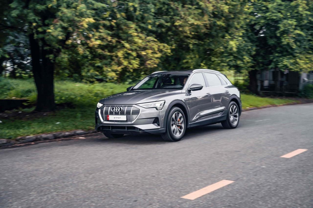 Audi e-tron SUV trên đường phố Việt Nam
